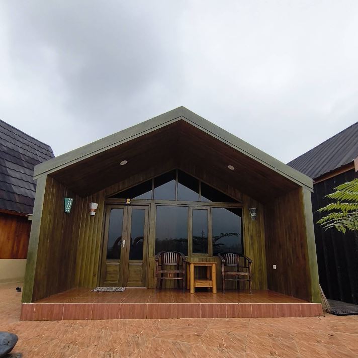 Penginapan  dimulai dari Rp 700.000.- / Malam sampai dengan Rp 1.300.000.- / Malam