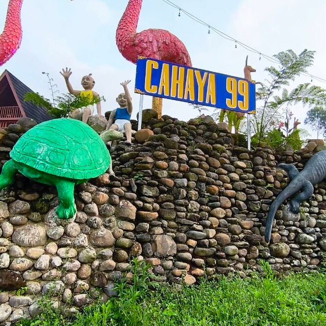 Penginapan  dimulai dari Rp 700.000.- / Malam sampai dengan Rp 1.300.000.- / Malam